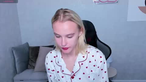 Snapshot of carolin_miller chatting on September 26, 2025, 8:40 am Carol online show from September 26, 2025, 8:40 am