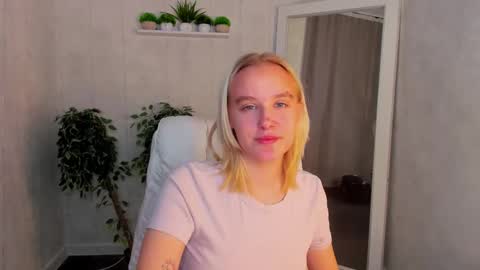 Snapshot of carolin_miller chatting on September 29, 2025, 8:41 am Carol online show from September 29, 2025, 8:41 am