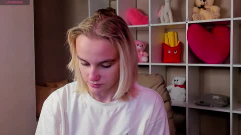 Snapshot of carolin_miller chatting on October 14, 2025, 9:54 am Carol online show from October 14, 2025, 9:54 am