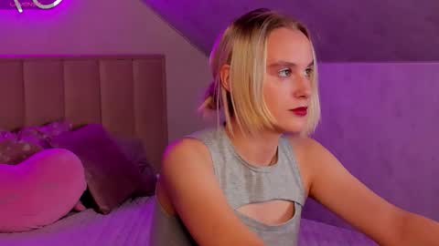 Snapshot of carolin_miller chatting on October 21, 2025, 5:41 am Carol online show from October 21, 2025, 5:41 am