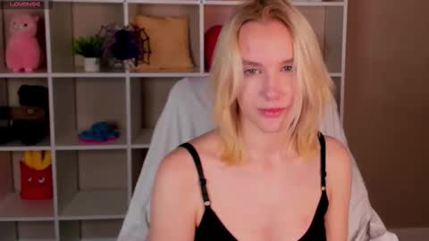 Snapshot of carolin_miller chatting on October 27, 2025, 1:42 am Carol online show from October 27, 2025, 1:42 am