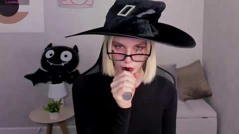 Snapshot of carolin_miller chatting on October 28, 2025, 7:34 am Carol online show from October 28, 2025, 7:34 am