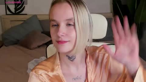 Snapshot of carolin_miller chatting on November 9, 2025, 9:18 am Carol online show from November 9, 2025, 9:18 am