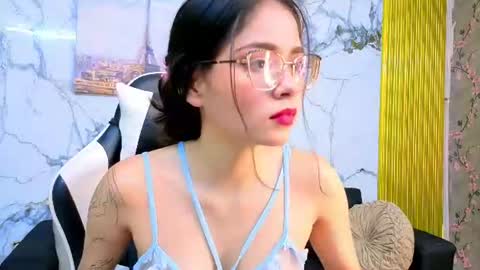 Snapshot of carolina11_pm chatting on July 7, 2026, 12:46 am CAROLINA online show from July 7, 2026, 12:46 am
