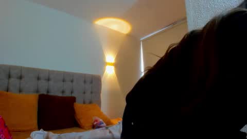 Carolina online show from December 2, 2025, 12:21 pm