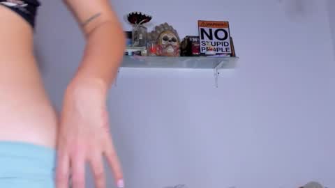 CarolinaM online show from December 2, 2025, 5:30 pm