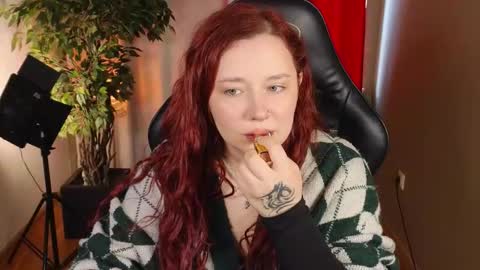 Snapshot of carolina_winter chatting on September 19, 2025, 2:07 pm Mira online show from September 19, 2025, 2:07 pm