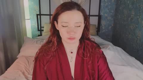 Snapshot of carolina_winter chatting on October 12, 2025, 5:39 am Mira online show from October 12, 2025, 5:39 am