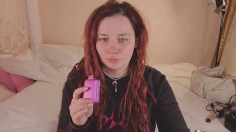 Snapshot of carolina_winter chatting on October 28, 2025, 5:33 am Mira online show from October 28, 2025, 5:33 am