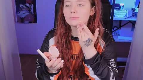 Snapshot of carolina_winter chatting on October 29, 2025, 7:21 am Mira online show from October 29, 2025, 7:21 am