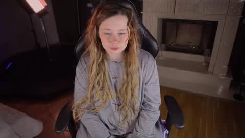 Snapshot of carolina_winter chatting on April 12, 2026, 5:34 am Mira online show from April 12, 2026, 5:34 am