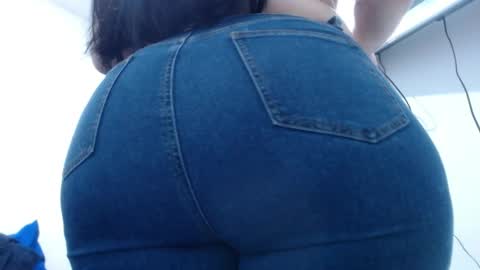 carolina_zabala_19 online show from April 25, 2026, 4:48 pm