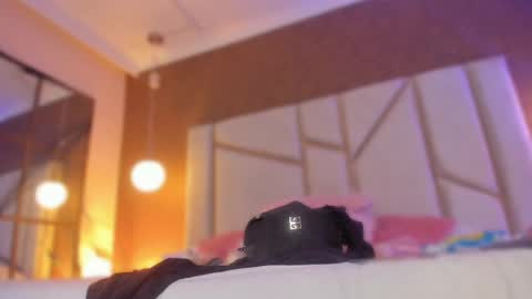 carolinaa_suarez online show from October 27, 2025, 11:47 am