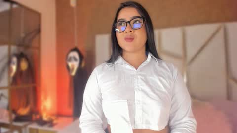 carolinaa_suarez online show from October 29, 2025, 11:45 am