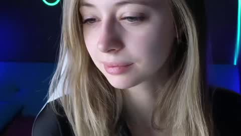 Carolina online show from December 8, 2024, 1:02 am