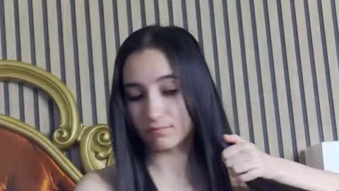 Snapshot of carolinahart chatting on May 19, 2026, 3:35 am carolinahart online show from May 19, 2026, 3:35 am