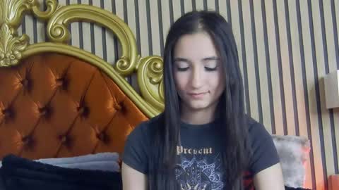 Snapshot of carolinahart chatting on June 13, 2026, 5:27 am carolinahart online show from June 13, 2026, 5:27 am