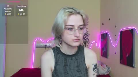 Caroline online show from October 16, 2025, 2:56 am