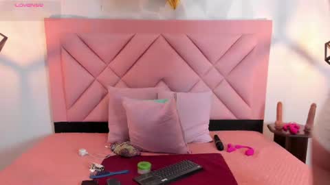 caroline daring online show from July 4, 2026, 12:11 pm