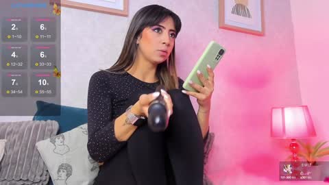  Caroline  online show from January 18, 2025, 11:43 am