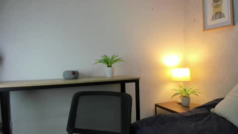  Caroline  online show from January 8, 2026, 11:34 am