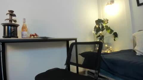  Caroline  online show from February 14, 2026, 10:45 am