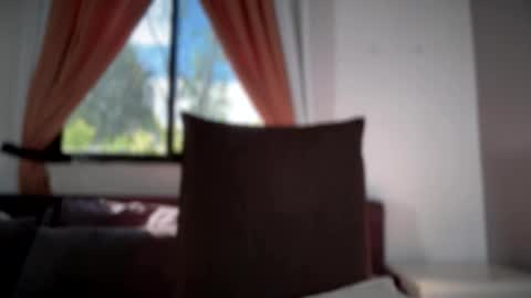 caroline_east online show from May 4, 2026, 12:06 am