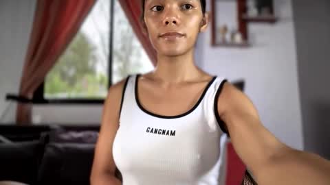 caroline_east online show from May 15, 2026, 11:12 pm