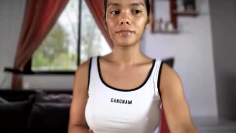 caroline_east online show from May 15, 2026, 11:45 pm