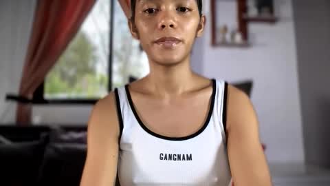 caroline_east online show from May 15, 2026, 11:56 pm