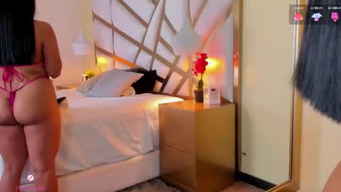 Snapshot of caroline_maldonado chatting on October 7, 2025, 12:24 pm Caroline online show from October 7, 2025, 12:24 pm