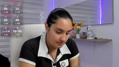 caroline_rodriguez_9 online show from April 24, 2026, 7:05 pm
