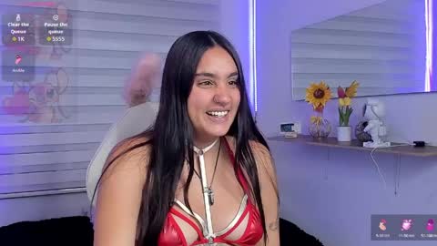 caroline_rodriguez_9 online show from May 7, 2026, 7:08 pm