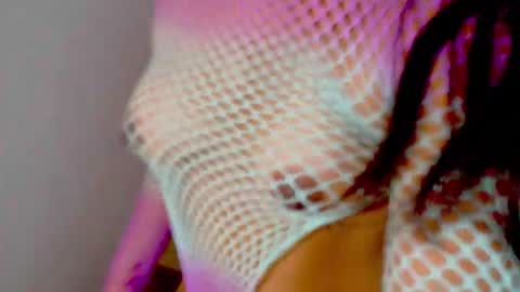 CAROLINES SMITH online show from March 9, 2026, 12:53 pm