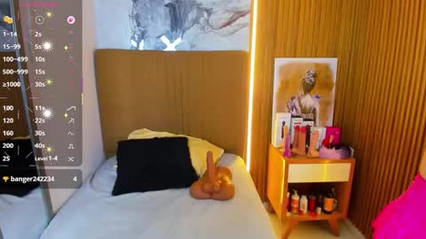 Snapshot of carolinecastle chatting on March 5, 2026, 4:30 am OSNA online show from March 5, 2026, 4:30 am