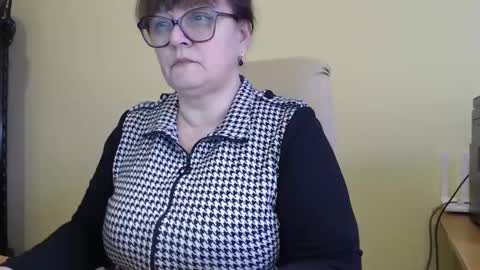 CarolineDream  online show from February 3, 2025, 6:34 am