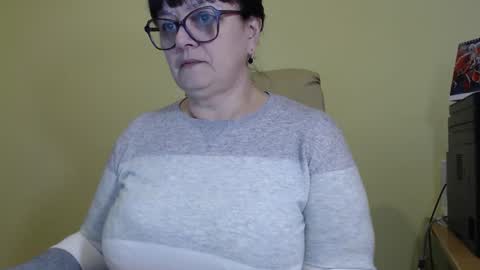 Snapshot of carolinedream_ chatting on October 20, 2025, 5:19 am CarolineDream  online show from October 20, 2025, 5:19 am