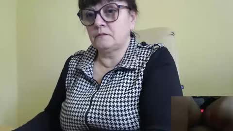 Snapshot of carolinedream_ chatting on October 21, 2025, 5:41 am CarolineDream  online show from October 21, 2025, 5:41 am