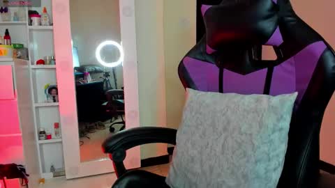 Snapshot of carolineegarcia chatting on February 10, 2026, 1:48 pm CarolineeGarcia online show from February 10, 2026, 1:48 pm