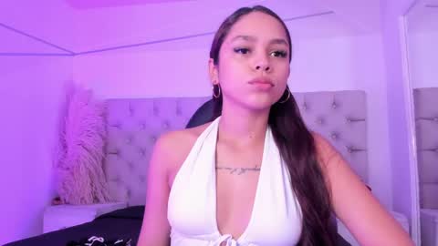Caroline online show from May 3, 2026, 1:06 pm