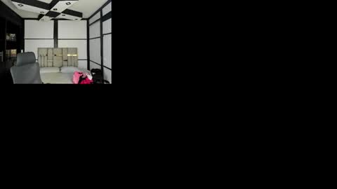 Caroline online show from May 10, 2026, 2:00 pm