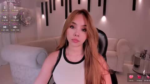 Snapshot of carolinegrace_ chatting on October 17, 2025, 10:18 am Caro online show from October 17, 2025, 10:18 am