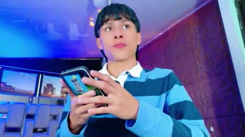 carolinejesh online show from February 2, 2026, 6:39 pm