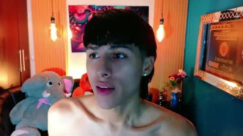 carolinejesh online show from May 6, 2026, 12:32 pm