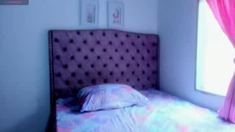 Snapshot of carolinewhite01 chatting on October 12, 2025, 12:15 pm Caroline  online show from October 12, 2025, 12:15 pm