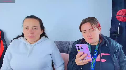Snapshot of carolinhe_ chatting on October 13, 2025, 11:21 am Carolinhe  online show from October 13, 2025, 11:21 am