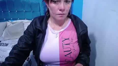 Carolinhe  online show from August 4, 2026, 9:28 pm