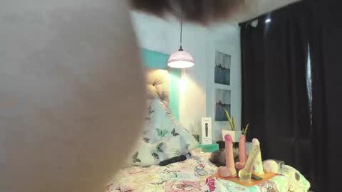 caro online show from December 5, 2024, 1:49 pm