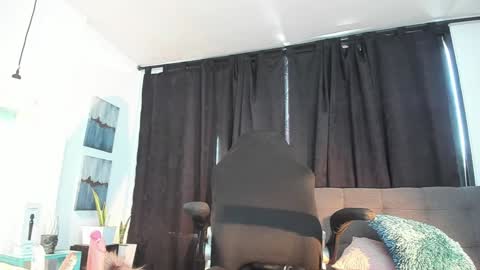 caro online show from January 11, 2025, 2:25 pm