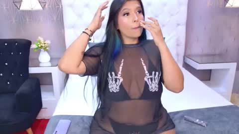 CarolinneTaylor online show from October 4, 2025, 11:41 am